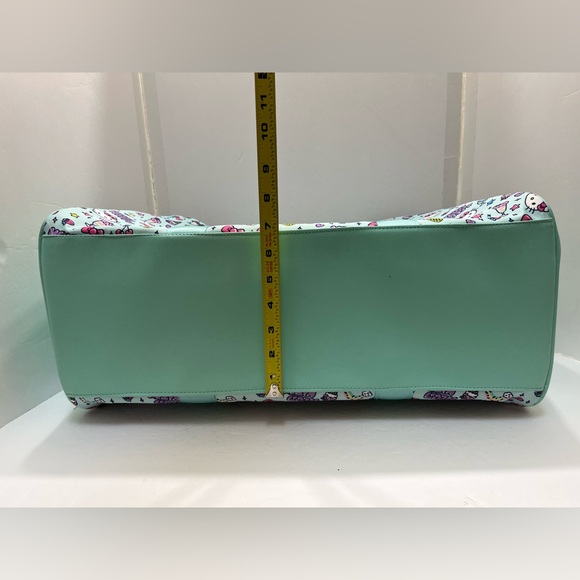 🔆HELLO KITTY TRAVEL DUFFEL BAG - Picture 8 of 15